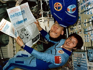 Sojus 40 an Bord von Saljut 6