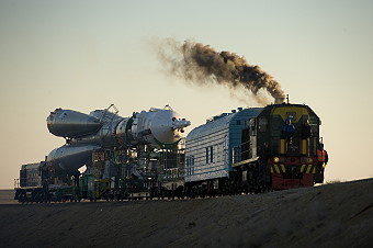 Soyuz TMA-14 rollout