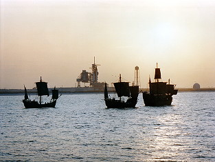 STS-49 auf der Startrampe