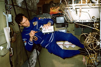 Prunariu an Bord von Saljut 6