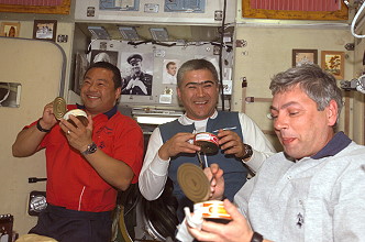 traditionelles Bordfoto Sojus TMA-5