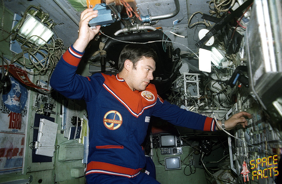 Yuri Romanenko onboard Salyut 6