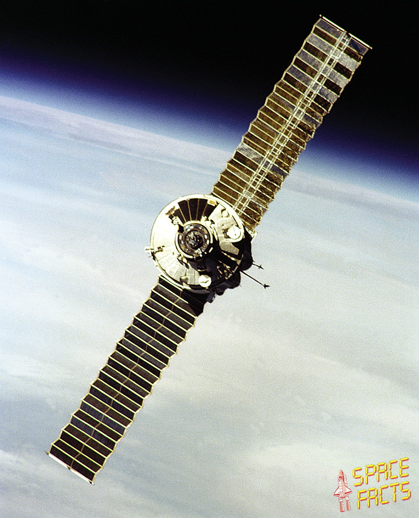 Kristall n�hert sich der Mir