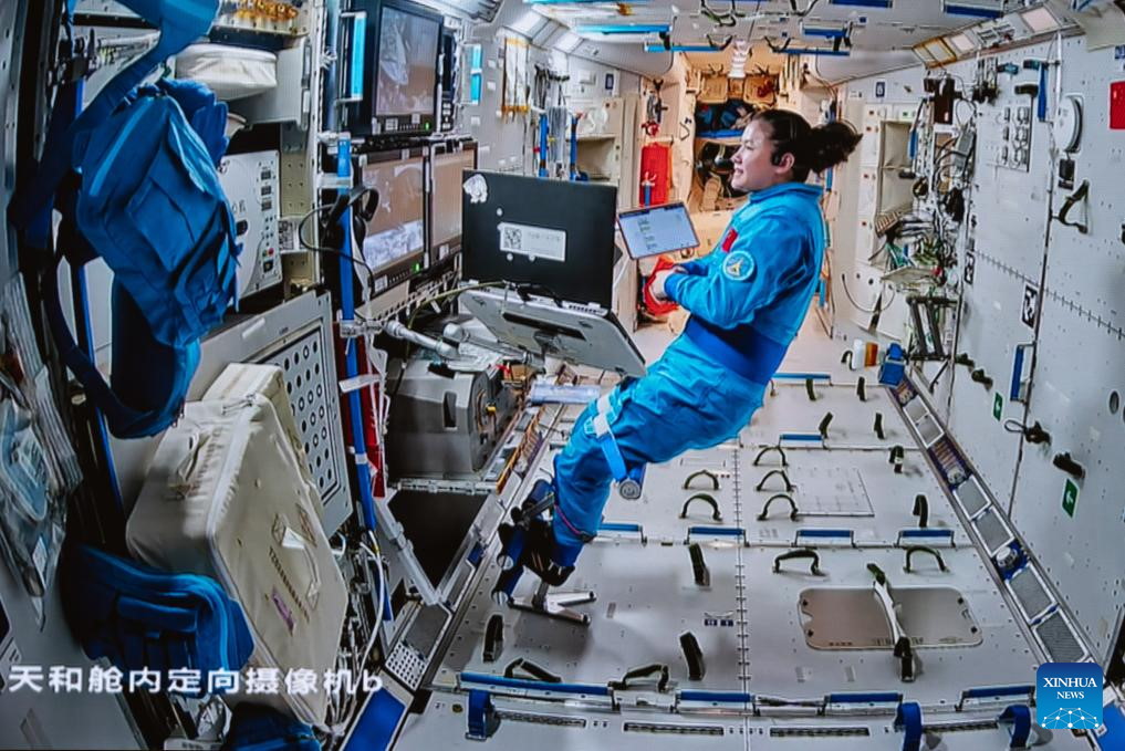 life onboard Tiangong