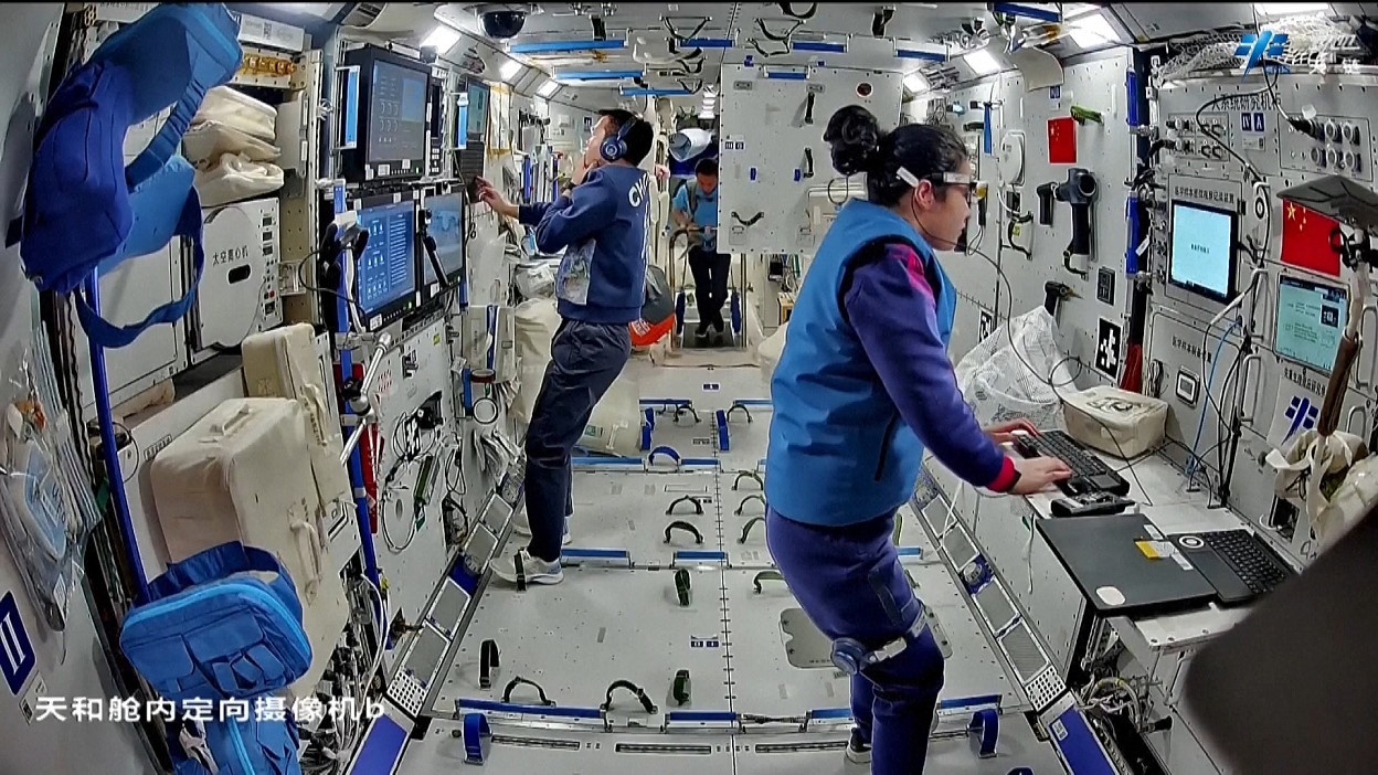 life onboard Tiangong