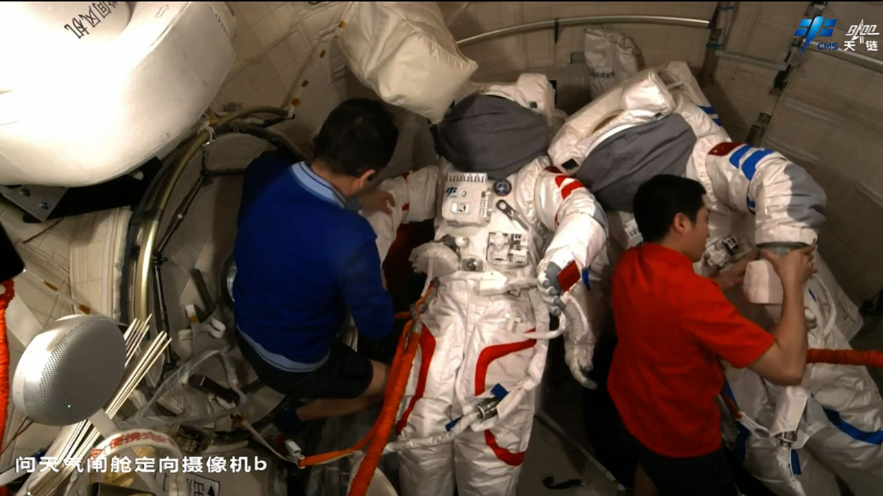 life onboard Tiangong