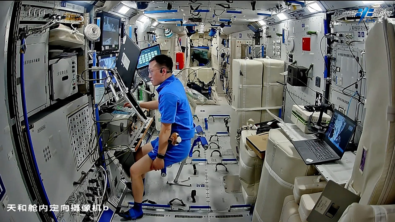 life onboard Tiangong