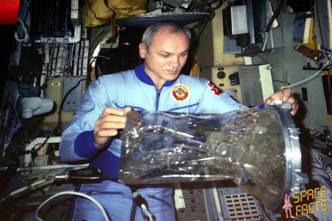 Dshanibekow an Bord von Saljut 7