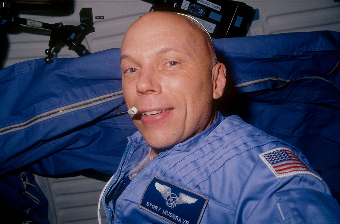 Musgrave an Bord des Space Shuttle