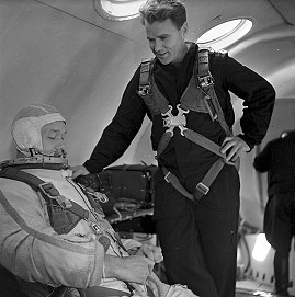 Crews Soyuz 4 and Soyuz 5 in training