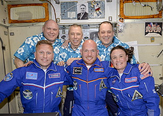 Welcome crew Soyuz MS-09 Welcome crew Soyuz MS-09