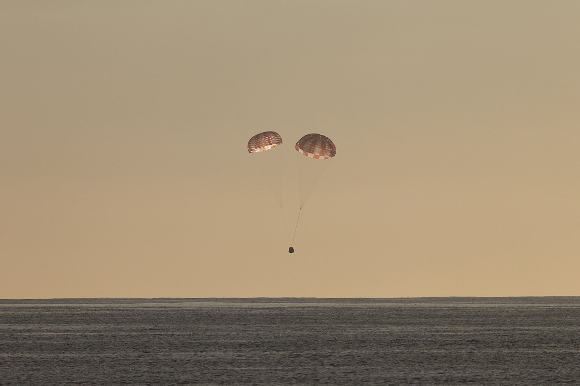 Dragon CRS-10 landing