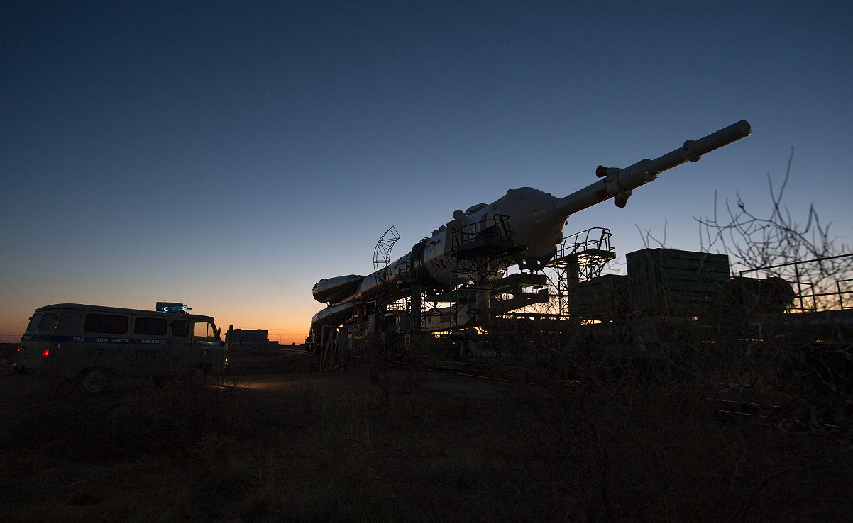 Soyuz TMA-10M rollout