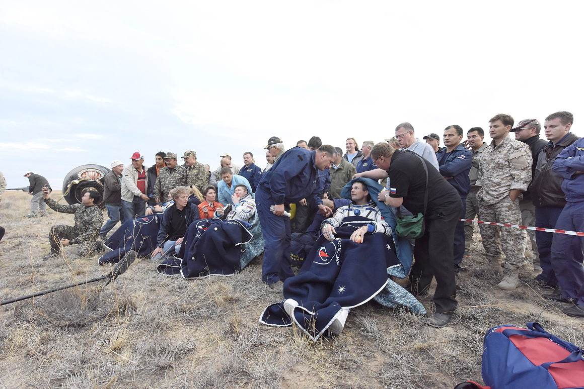 Soyuz TMA-16M recovery