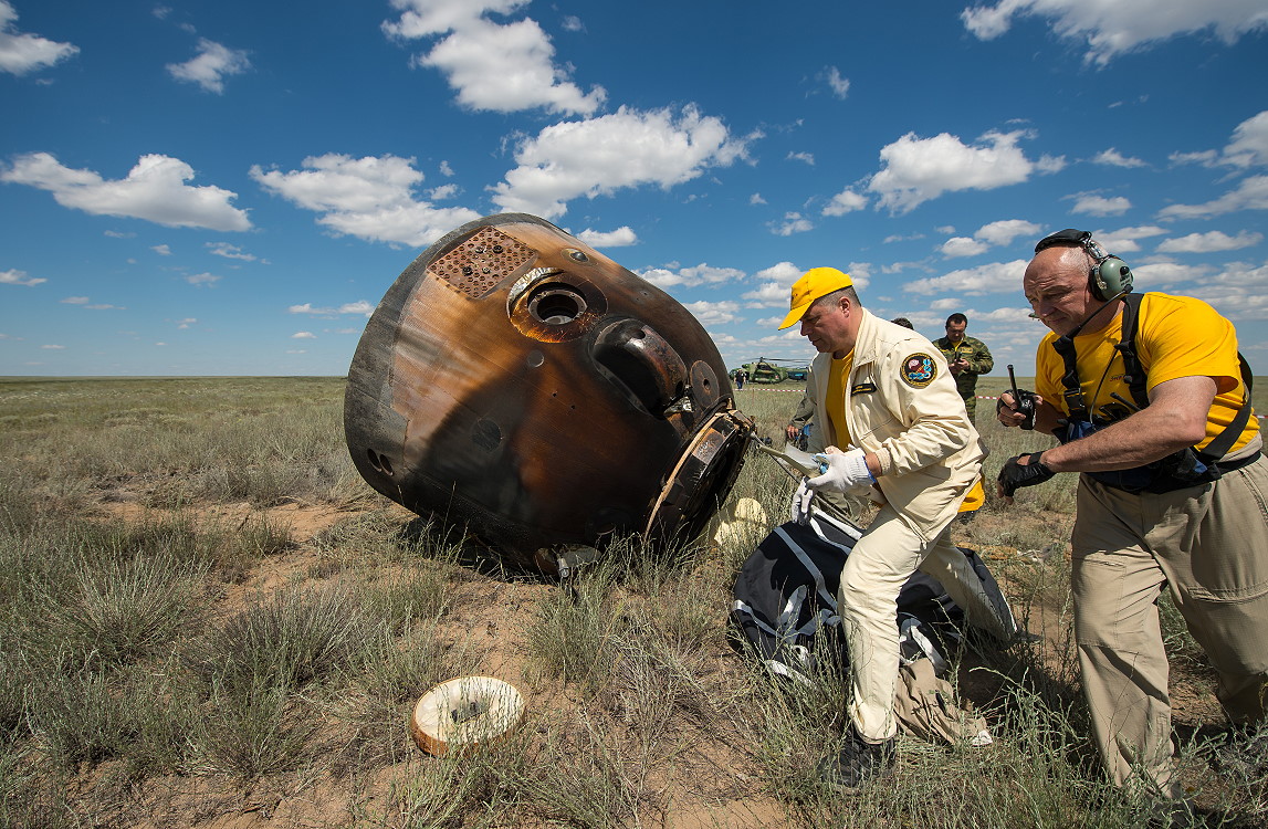 Soyuz TMA-19M recovery