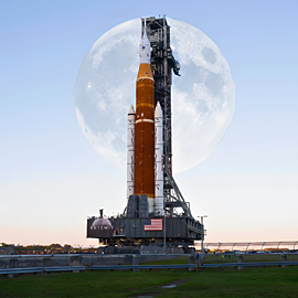 Artemis II rollout