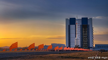 Shenzhou-20 auf dem Weg zur Startrampe