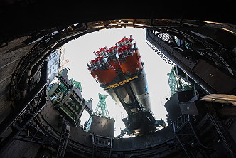 Soyuz MS-24 erection