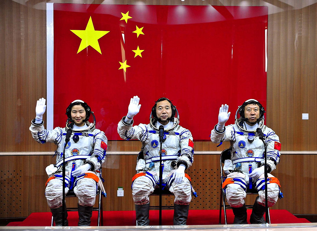 Crew Shenzhou-9