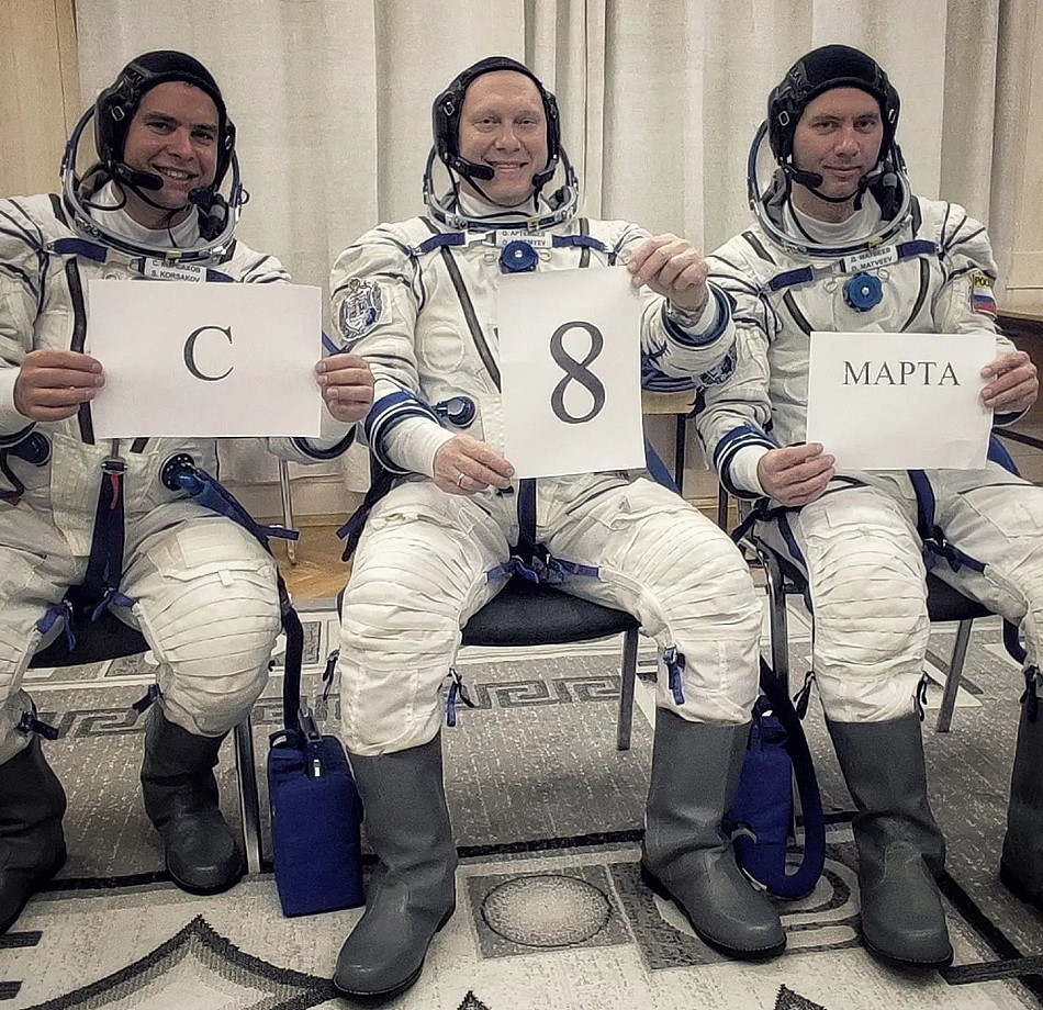 Crew Soyuz MS-21