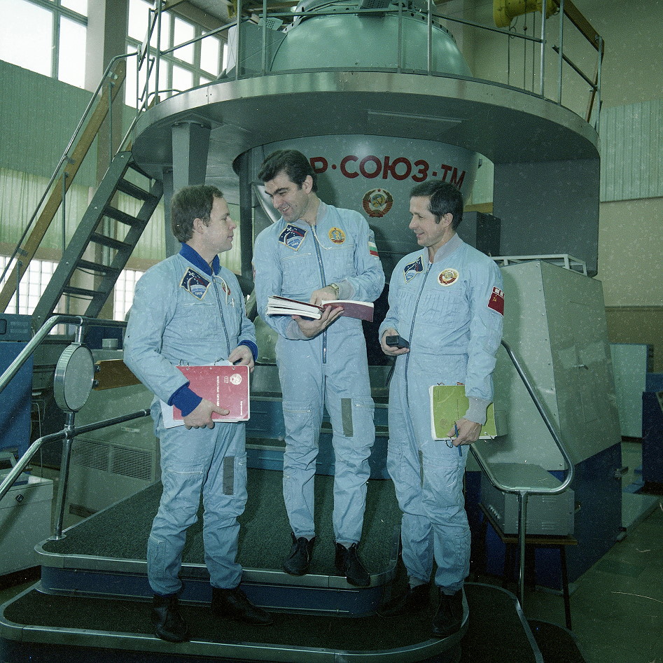 Crew Soyuz TM-5