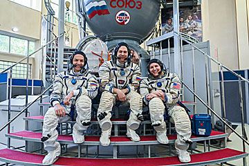 Crew Sojus MS-30